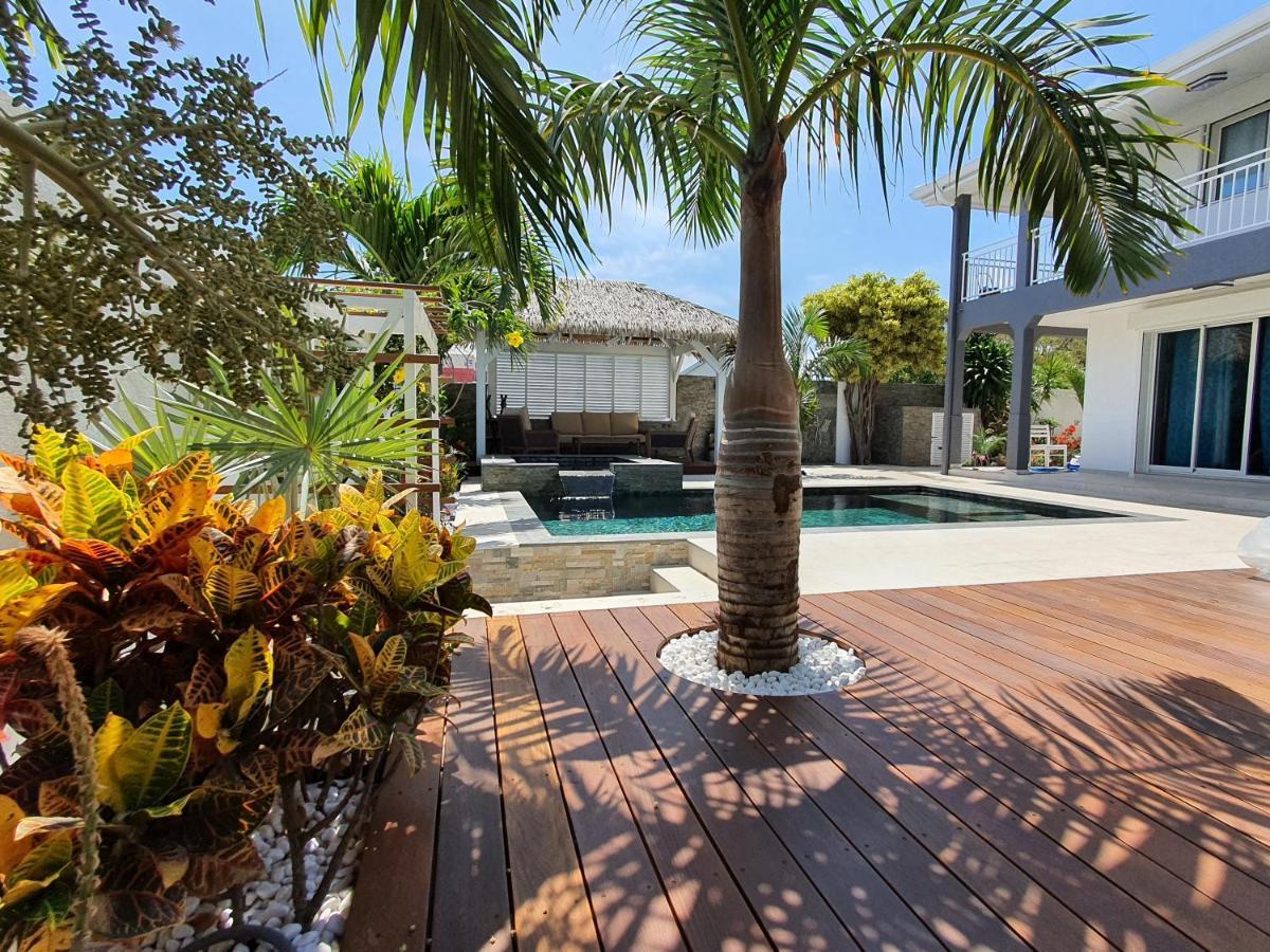 LA VILLA ROSAYA - Piscine Jacuzzi Saint Pierre Esterno foto