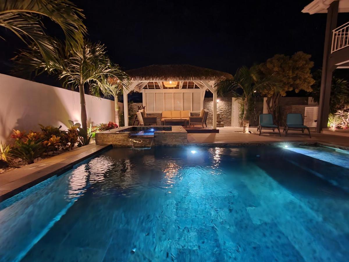 LA VILLA ROSAYA - Piscine Jacuzzi Saint Pierre Esterno foto