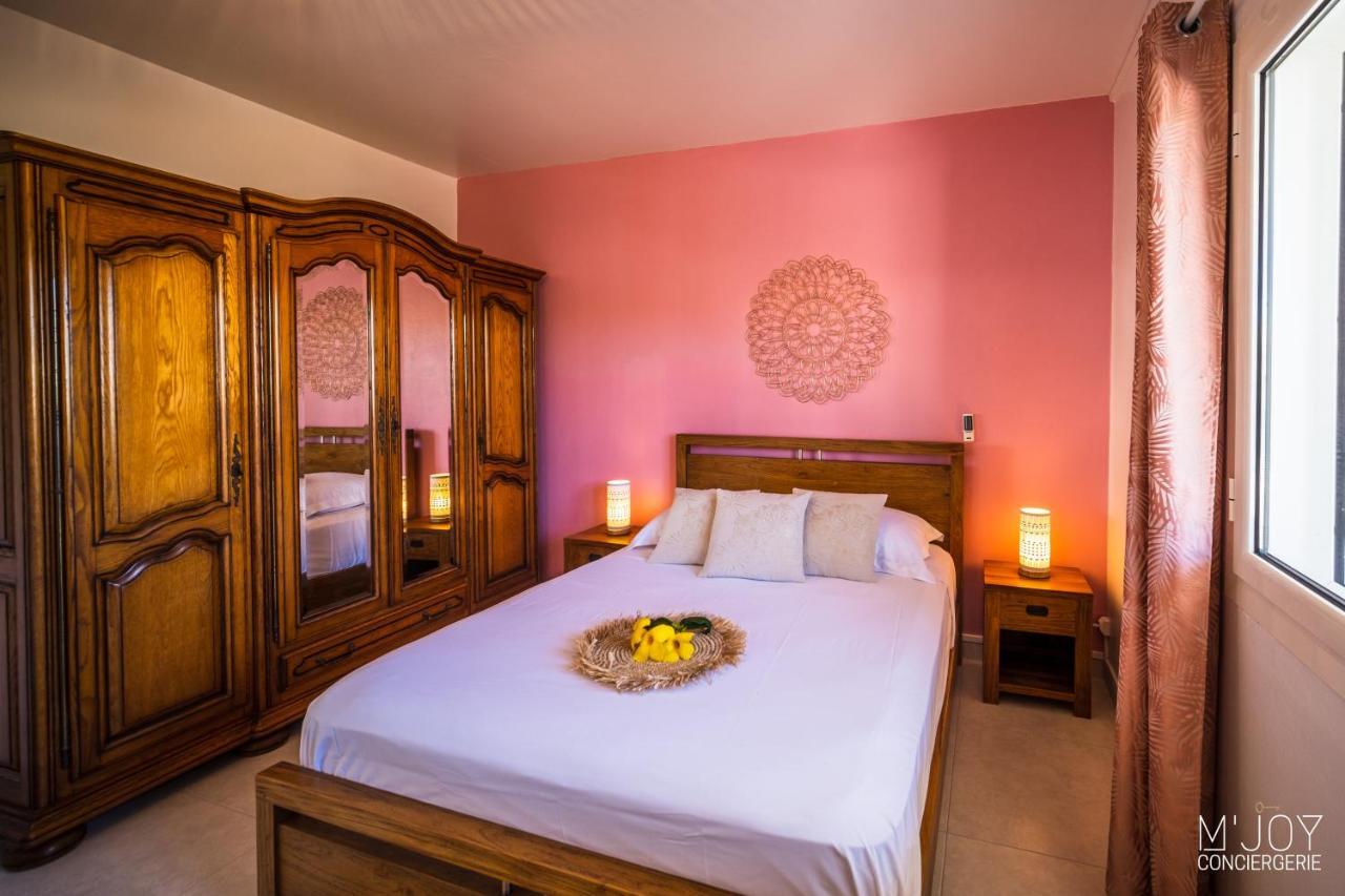 LA VILLA ROSAYA - Piscine Jacuzzi Saint Pierre Esterno foto